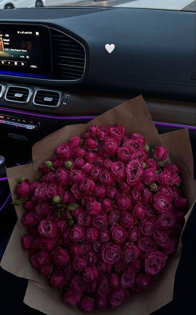 Corporate meeting room with carefully timed floral arrangements that maintain elegance throughout business hours